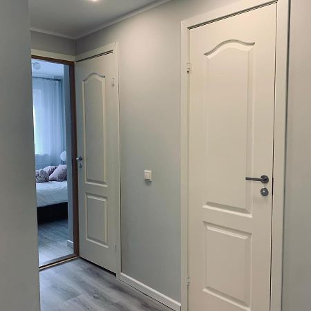 You'Ll Love This Large Apartment! Free Parking! Tallinn Bagian luar foto